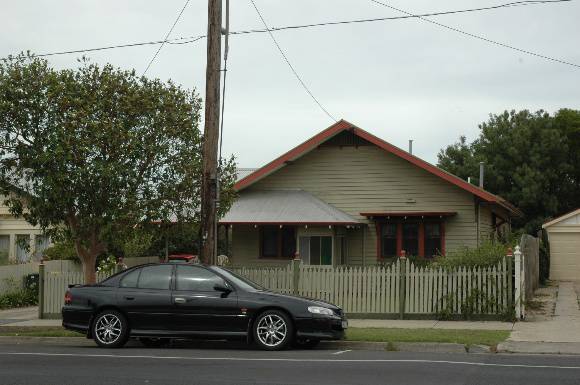 85 Roslyn Road, Belmont