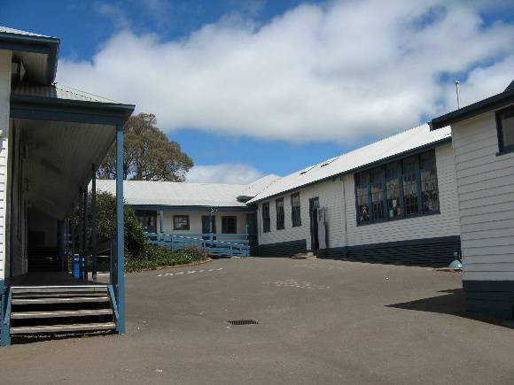 Leongatha Secondary College_rear of 1934 building_Kj_24/10/07