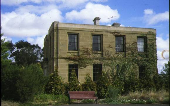 lunan house geelong west rear elevation lunan house apr1997