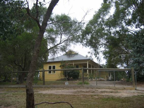 22772 House - 10 Paynters Road, Wonga Park (8hr village) 