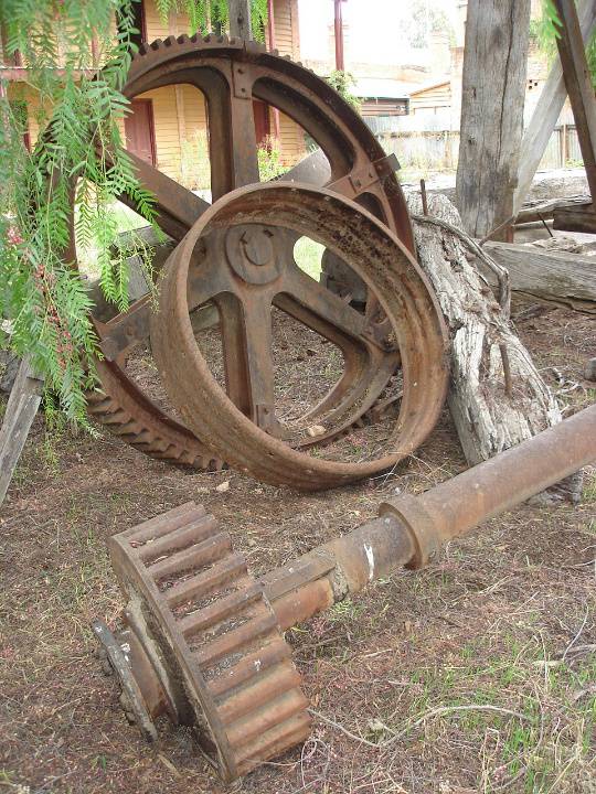 Remnant log winch mechanical parts - gears and counter shaft.  March 2007.