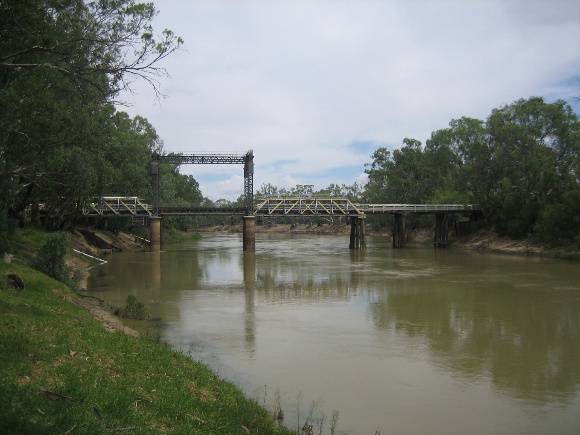 Tooleybuc Bridge_Piangil_Feb 2008_mz_West Elevation
