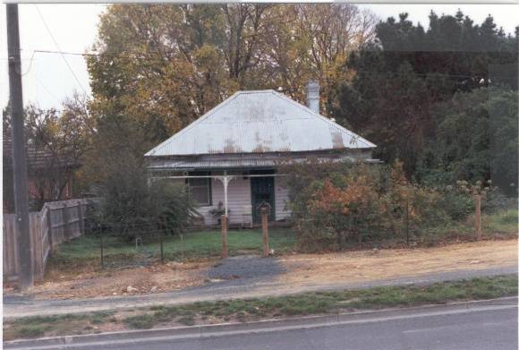 22472 House - 227 Blackburn Road, Doncaster East