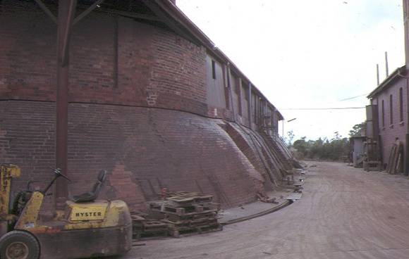 former standard brickworks federation street box hill side view kiln dec1987