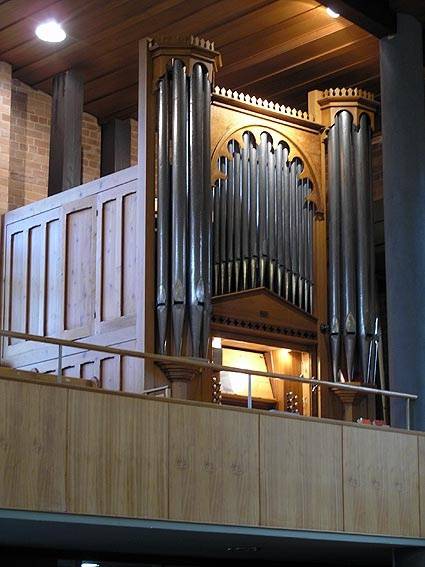 Stone pipe organ_Blackburn_2007_facade