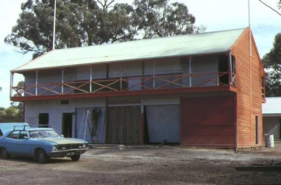 1 tarnagulla public reserve & cricket pavilion front view conserved grandstand