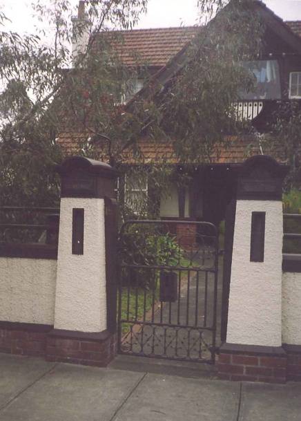 18 Stanley Street Elsternwick, August 2000