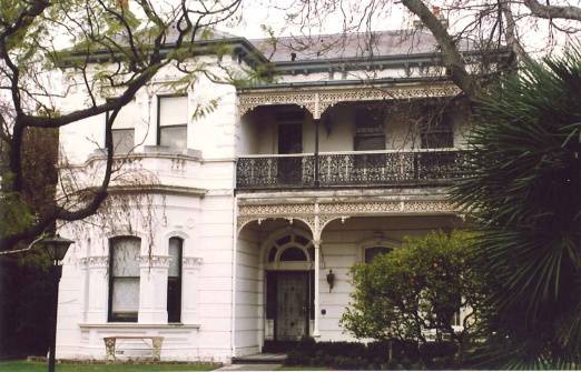 84 Orrong Crescent Caulfield, August 2000