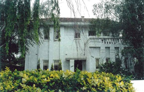 466 Hawthorn Rd Caulfield South, August 2000