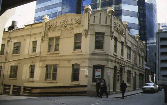 1 ship inn flinders lane melbourne front view
