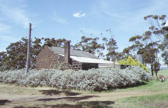 cameron hill bannockburn side view