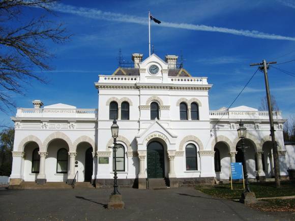 H2180 Clunes Town Hall & Court House