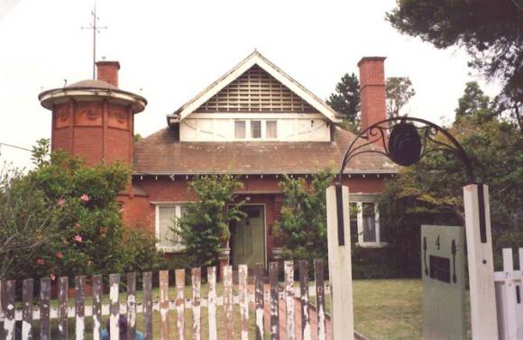43555 Anselem 4 Glenferrie St Caulfield, August 1994