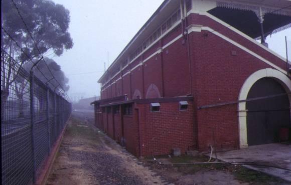 queen elizabeth oval grandstand bendigo rear view
