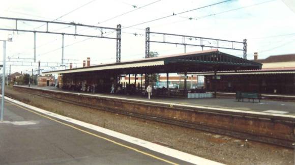 Caulfield Railway Station platform 2  and 3, August 1995