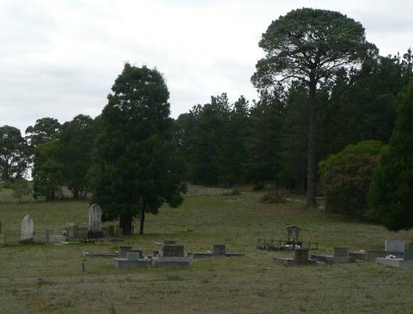 Staffordshire Reef Cemetery Donald McLeans Rd (view looking east)