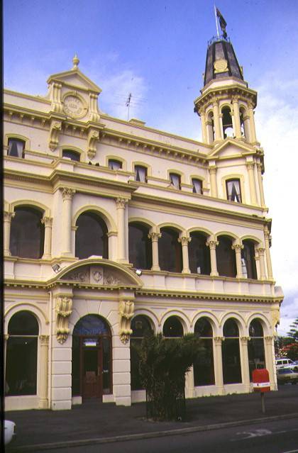 1 hotel victoria beaconsfield parade albert park front elevation