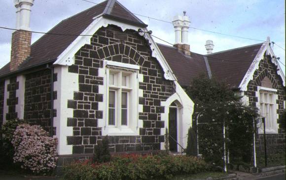 1 coppin avenueonders & association cottages aug1990