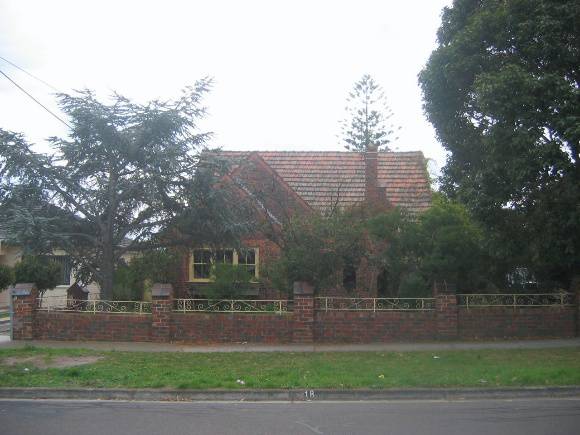 18 Barton Street, Reservoir
