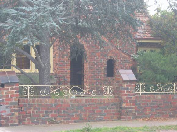 18 Barton Street, Fence