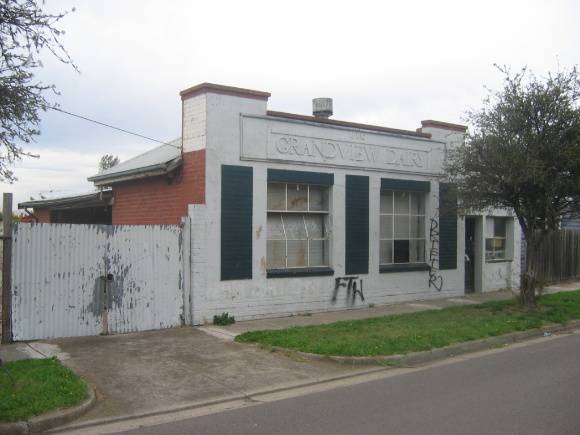 Grandview Dairy (former), 16 Young Street, Thornbury