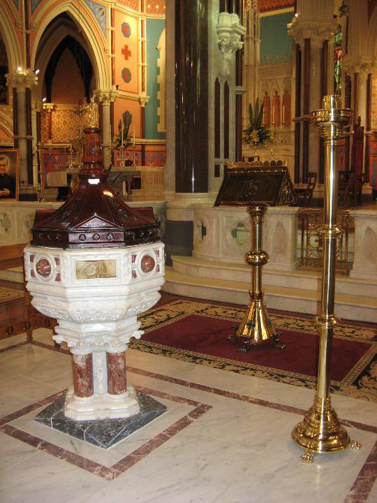 St Mary Star of the Sea_West Melb_font in transept_KJ_27/6/08