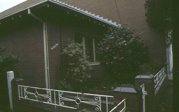 108 116 gladstone street south melbourne iron fence