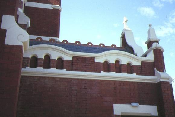 st josephs benalla exterior detail of wavy parapet