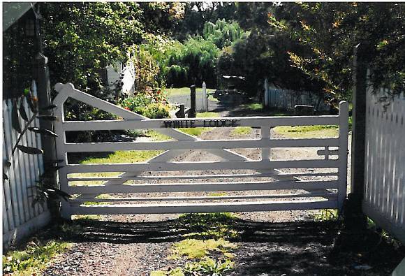 22795 Entrance gates White Lodge - 391 Yarra Road,  Wonga Park