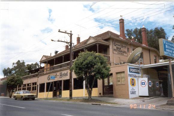 22694 Grand Hotel - Yarra Street, Warrandyte