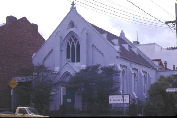 1 new temple church north east corner of albert street east melbourne frotn view sep1981