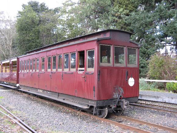 Carriage 26NAC_Puffing Billy Railway_June 2008_mz