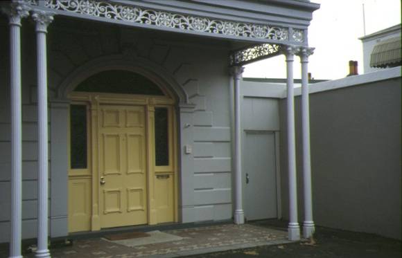 elizabeth house wellington prd east melb external entrance