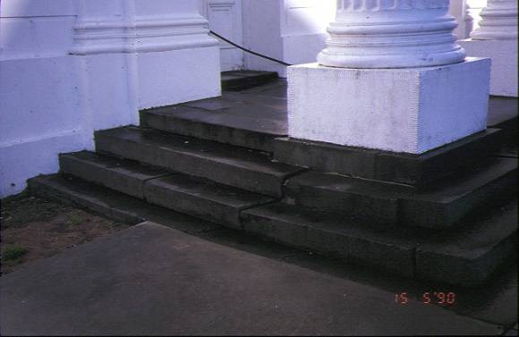 former baptist church ballarat portico steps