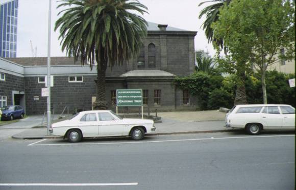 police garage russell street melbourne view of side of building