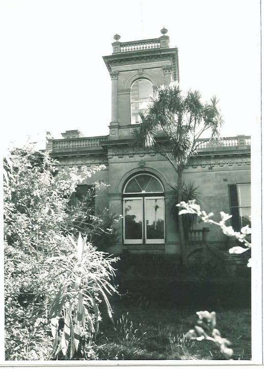 24251 Lyndhurst