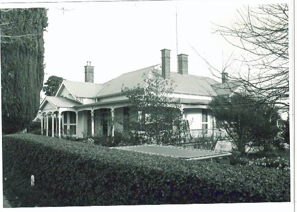 26571 Presbyterian Manse