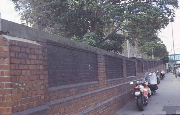 1 flinders street extension retaining wall street view mar1999