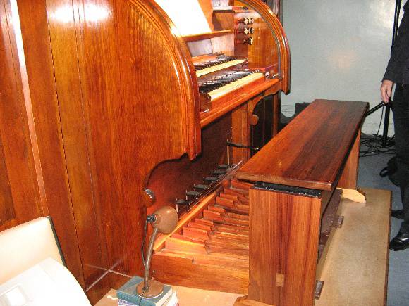 Fincham & Hobday organ_South Melbourne Southport Uniting_KJ_Sept 08