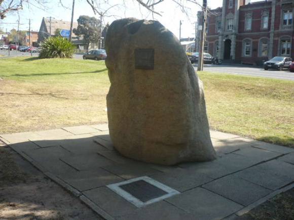 Johnstone Park   GR King Memorial Stone   2
