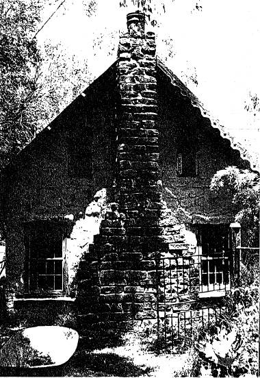 30 - Peter Garner MudBrickStudio andShed 62 Brougham St_02 - Shire of Eltham Heritage Study 1992