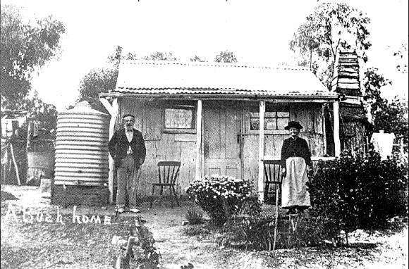 31 - Miners Timber Slab Cottage 2 Castle Rd_03 - Shire of Eltham Heritage Study 1992