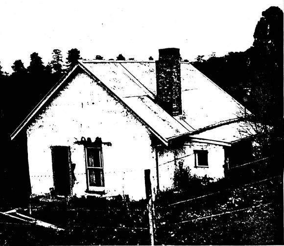 73 - Souter House 19 Falkiner St Eltham_04 - North West (rear corner) of the Souter House in 1949 - Shire of Eltham Heritage Study 1992