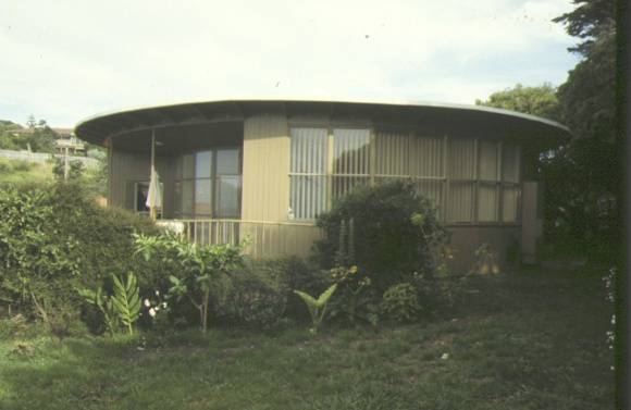 1 round house frankston front view jan1993