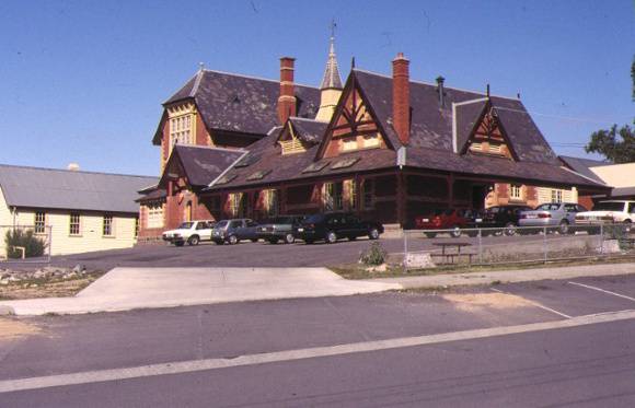 1 former primary school number 2120 long gully front view