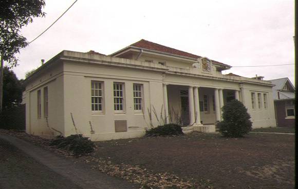 1 wonthaggi court house front view may1993