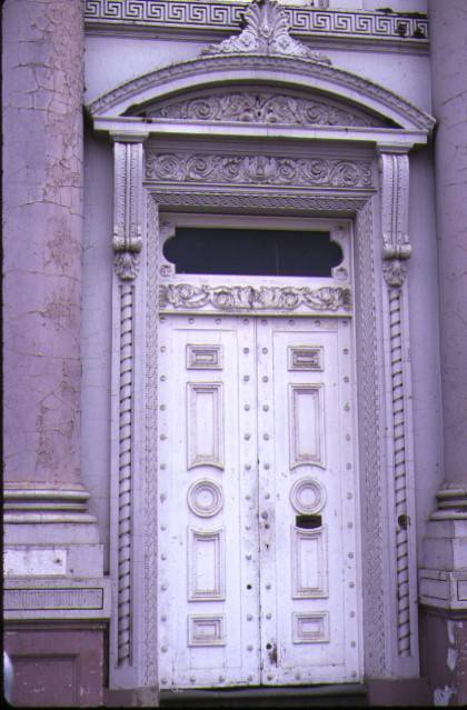 former commercial bank of austarlia bendigo detail entrance