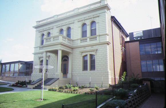 anne caudle centre wardens residence apr1984