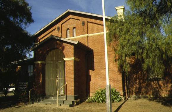 1 flormer pleasant creek court house longfield street stawell front view
