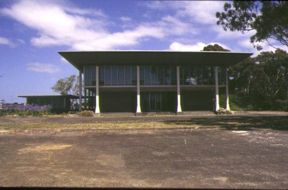 1 former bp refinery administration building the esplanade crib point front view jan1994